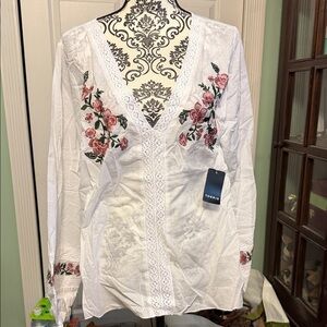 Torrid White and Pink Floral Embroidered Blouse